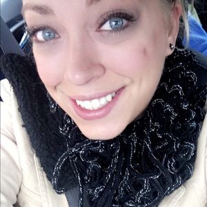 Meet your Posher, Cornelia